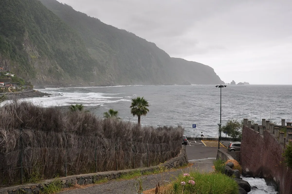 Praia das Lajes
